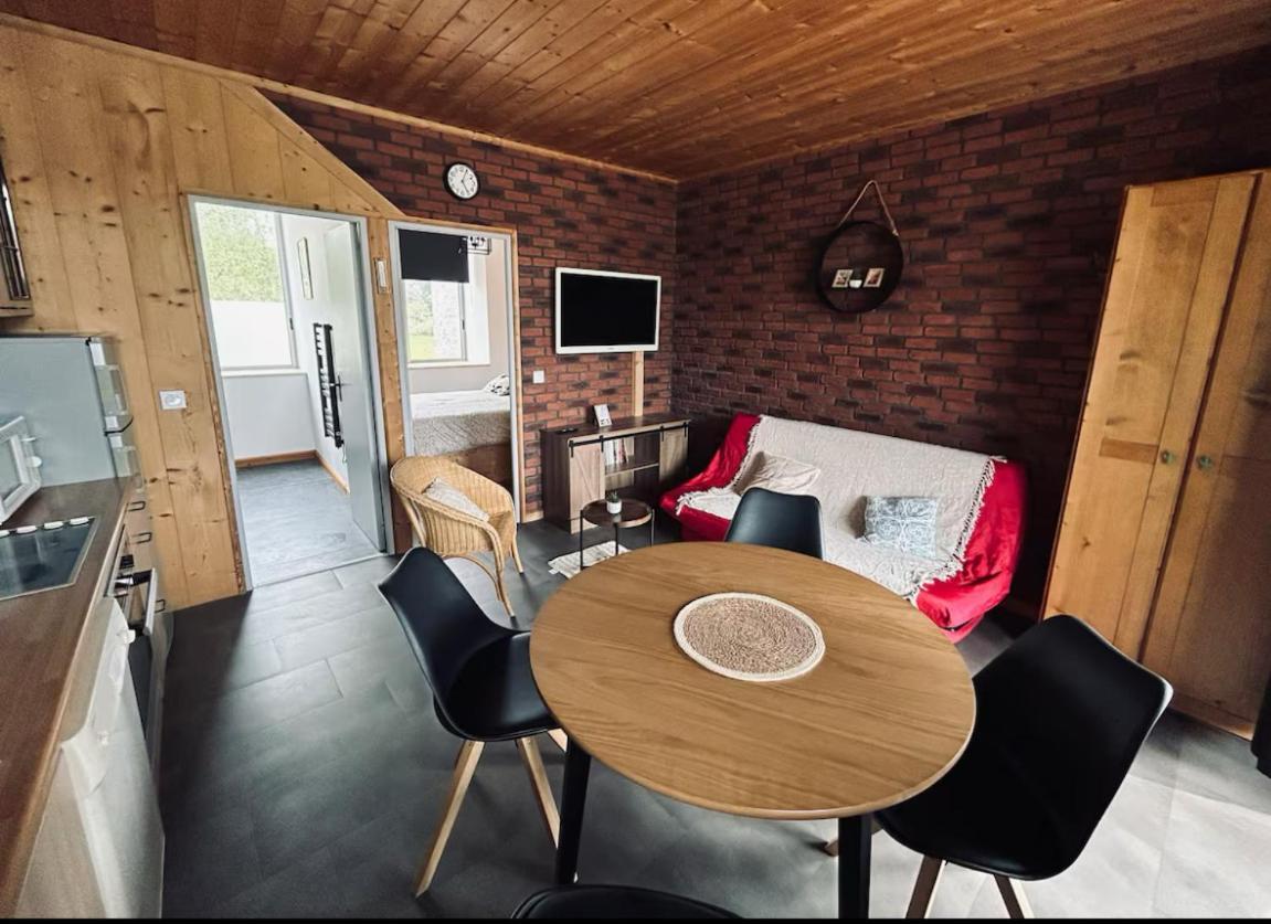 Gite Cinquetral Сен-Клод Экстерьер фото
